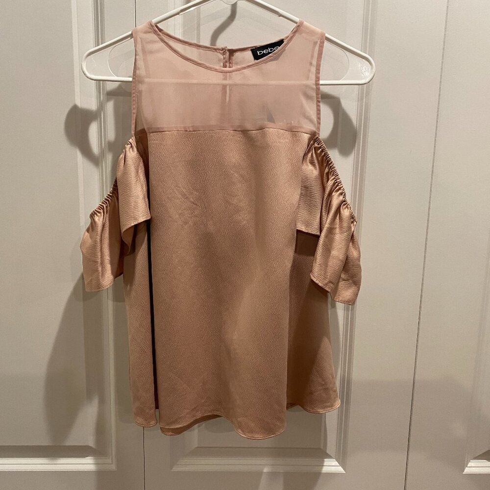 π HOST PICK π Bebe Ruffle Short Sleeve Cold Shoulder Satin Top Size 12 NWT - Picture 2 of 11